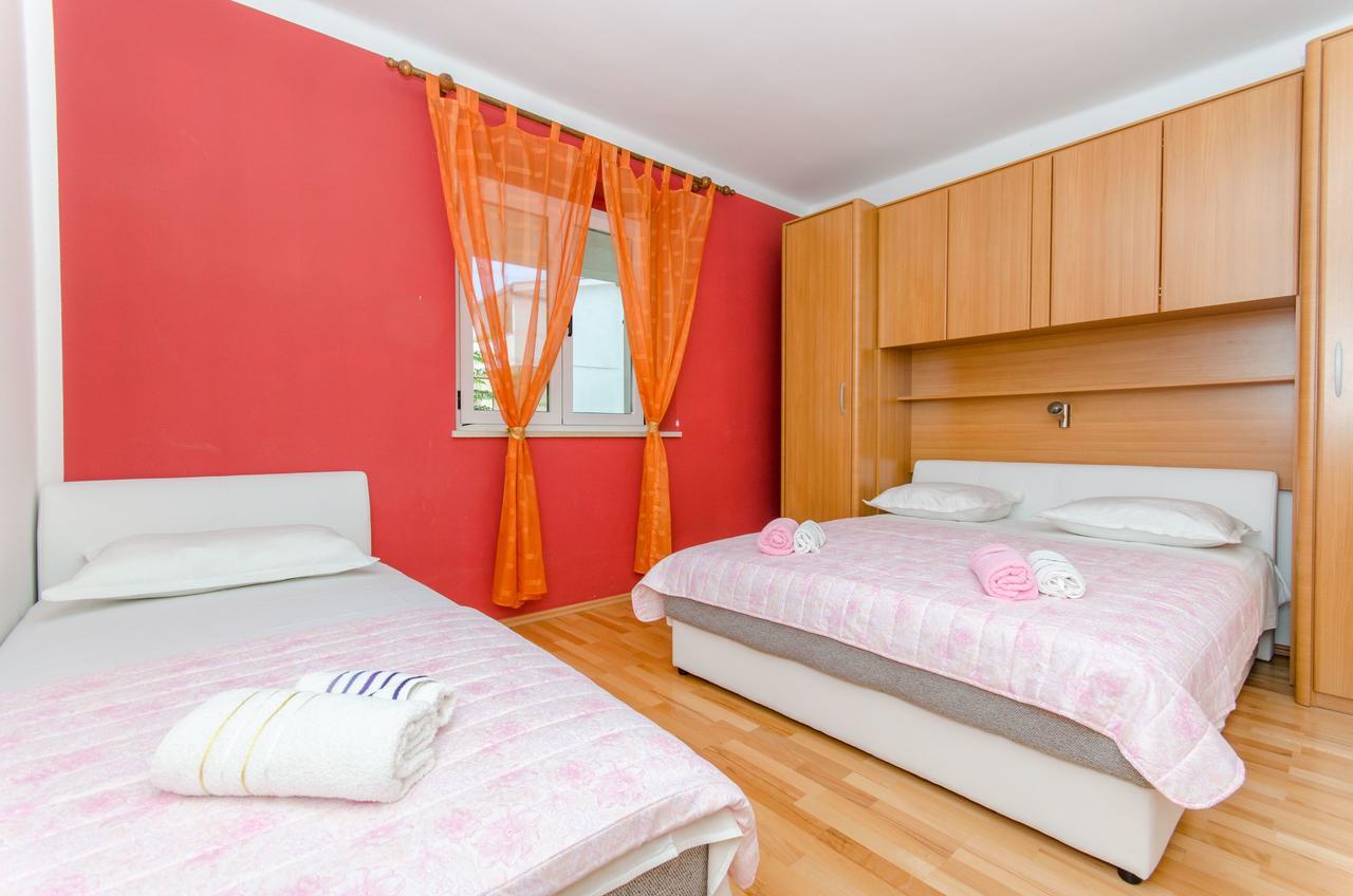 Apartments Mateo Baška Voda Esterno foto