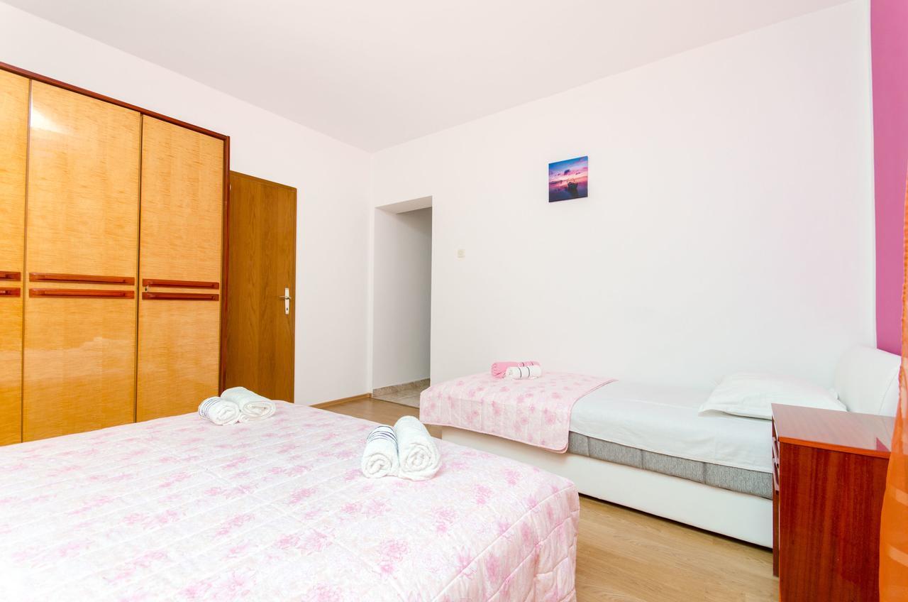 Apartments Mateo Baška Voda Esterno foto