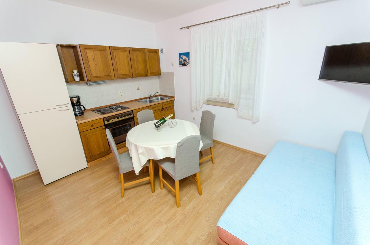 Apartments Mateo Baška Voda Esterno foto